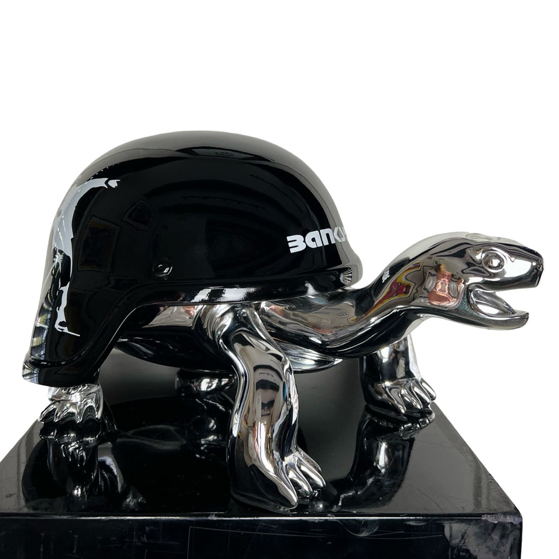 Peace Turtle - Banksy Flower Thrower