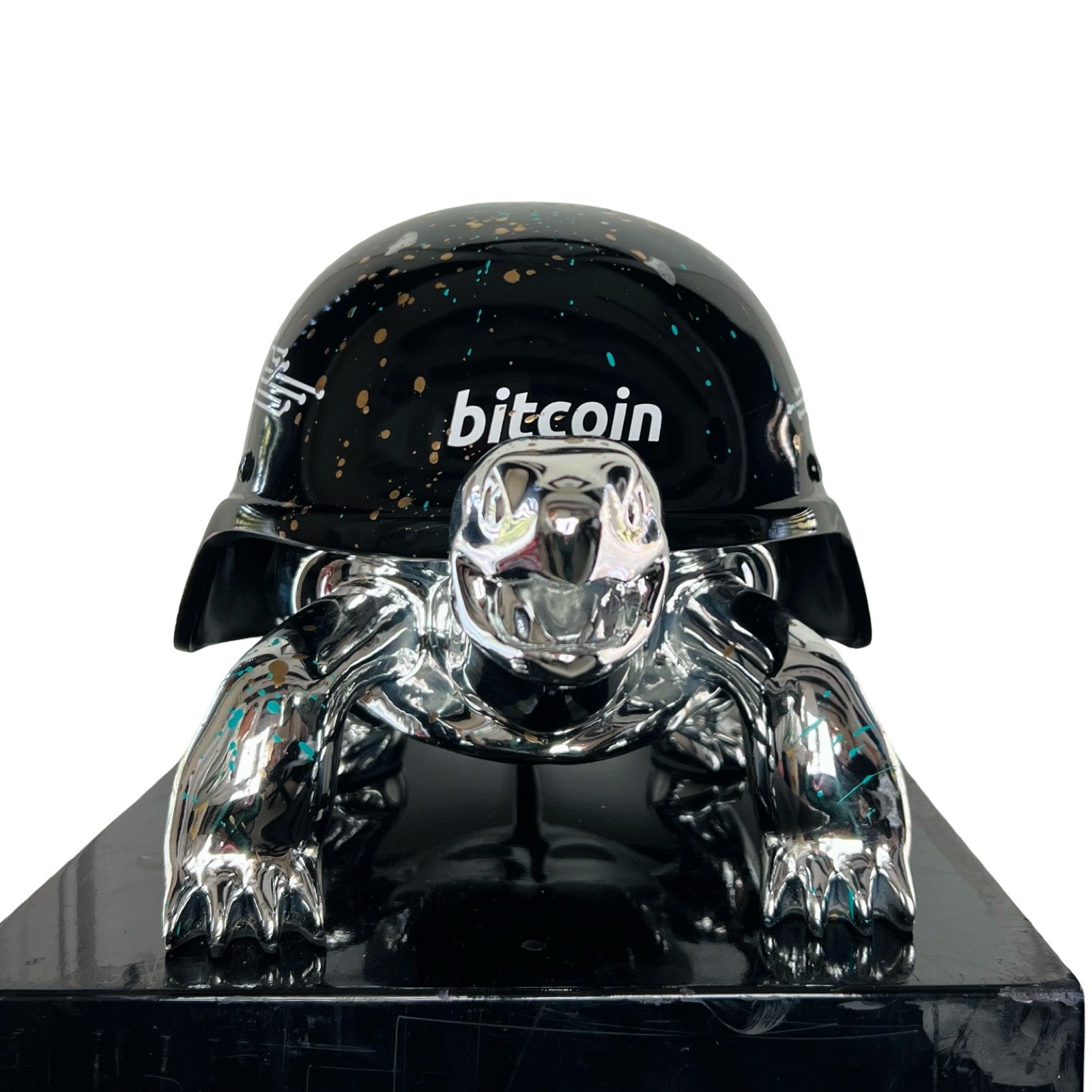 Van Apple Art Peace Turtle Bitcoin zilver met zwart resin voorkant